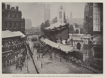 Deras majestäts ankomst till Westminster Abbey, statstränaren upprättad vid dörren till annexet av English Photographer