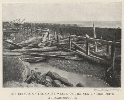 The Effects of the Gale, vraket av New Marine Drive vid Scarborough av English Photographer