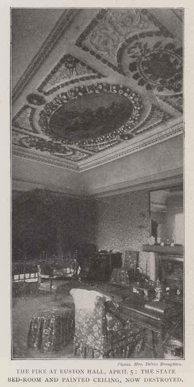 Branden i Euston Hall den 5 april, det statliga sovrummet och det målade taket, nu förstört av English Photographer