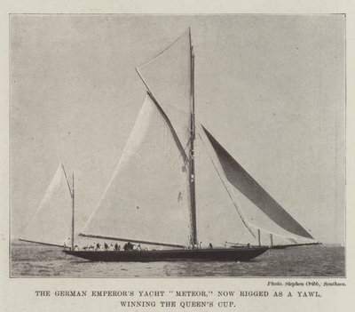 German Emperors Yacht Meteor, nu riggad som en Yawl, vinner Queens Cup av English Photographer