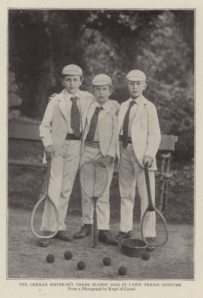 De tyska kejsarna tre äldsta söner i Lawn Tennis kostym av English Photographer