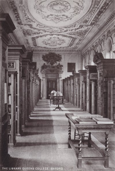 The Library Queens College, Oxford av English Photographer