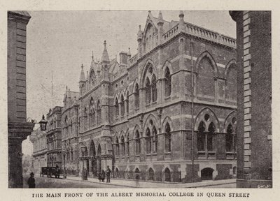 Huvudfronten av Albert Memorial College i Queen Street av English Photographer