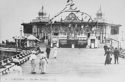 Pier Pavilion, Hastings, ca 1890 av English Photographer