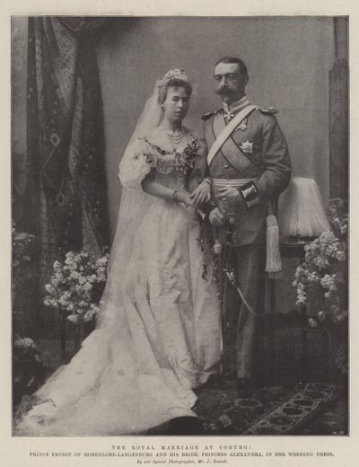 Det kungliga äktenskapet i Coburg, prins Ernest av Hohenlohe-Langenburg och hans brud, prinsessan Alexandra, i sin bröllopsklänning av English Photographer