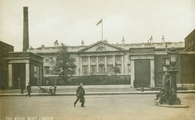 The Royal Mint, London av English Photographer