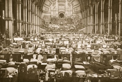 The Sleeping Hall, Alexandra Palace, illustration från tyska fångar i Storbritannien (fotogravyr) av English Photographer