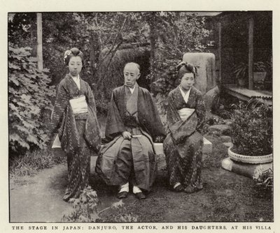 Scenen i Japan, Danjuro, skådespelaren och hans döttrar, i hans villa av English Photographer