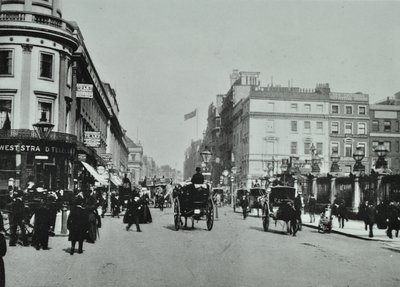 Stranden (väst), 1895 av English Photographer