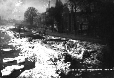Themsen ved Hammersmith om vinteren, 1895 swed av English Photographer