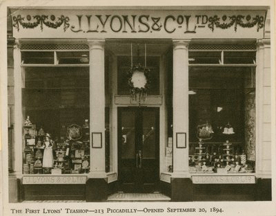 Den första Lyons Teashop av English Photographer