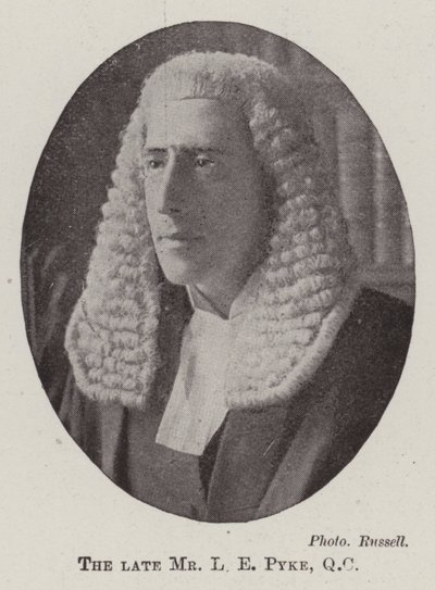 Den framlidne Mr L E Pyke, QC av English Photographer