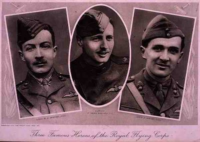 Tre berömda hjältar från Royal Flying Corps, för "The Great War", c.1917 (fotogravyr) av English Photographer