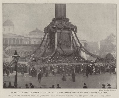 Trafalgar Day i London, 21 oktober, dekorationerna av Nelson-kolonnen av English Photographer