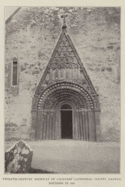 Dörröppningen från 1200-talet till Clonfert Cathedral, County Galway, grundad 558 av English Photographer