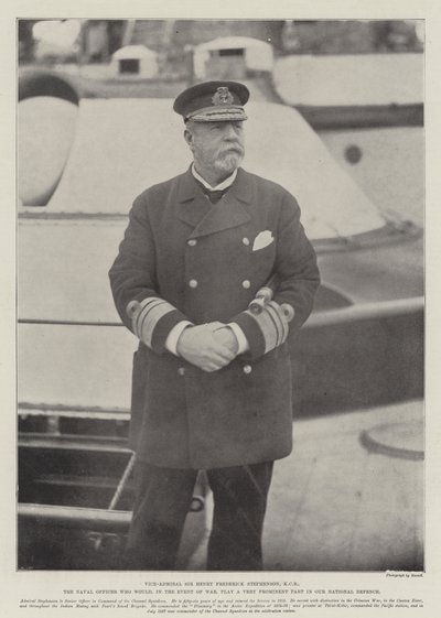 Viceamiral Sir Henry Frederick Stephenson, KCB, sjöofficeren som i händelse av krig skulle spela en mycket framträdande roll i vårt nationella försvar av English Photographer