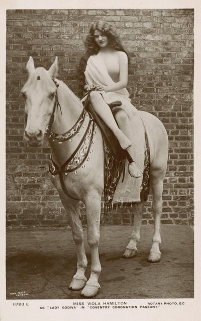 Viola Hamilton som Lady Godiva i Coventry Coronation Pageant (svartvitt foto) av English Photographer