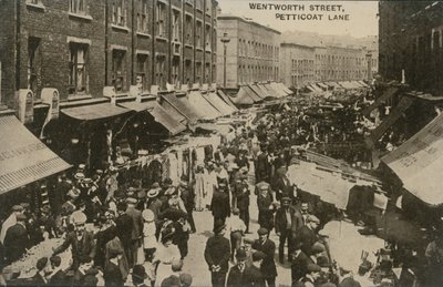 Wentworth Street, Petticoat Lane, London av English Photographer