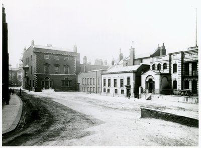 Whitehall Court eller Yard, Vanbrugh House, revs 1898 av English Photographer