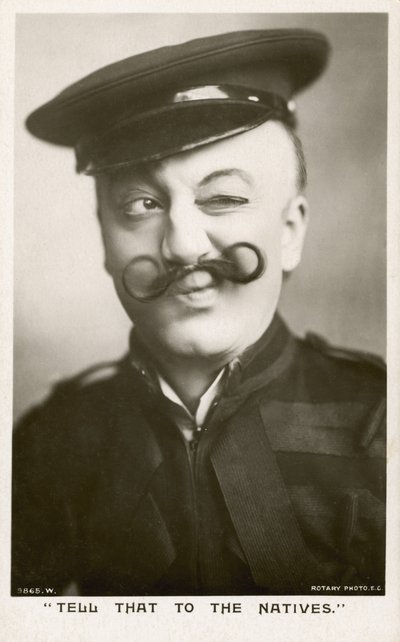 Kvinna i uniform och mustasch (s/v foto) av English Photographer