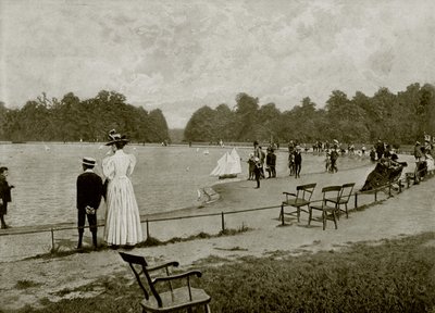 Ungt Storbritannien lär sig att styra vågorna (s/v-foto) av English Photographer