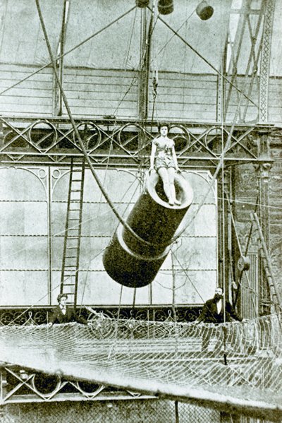 Zazel, som 1877 fick 100 pund i veckan för att bli skjuten från en kanon av English Photographer