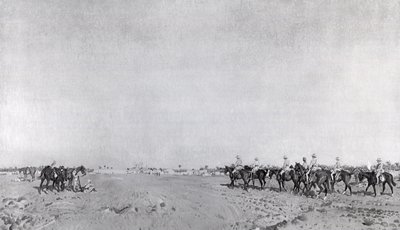 En patrull av 14:e husarer med befälhavare överstelöjtnant R.W. Hewitt DSO närmar sig för att ta turkisk kapitulation vid kapitulationen av Kazimain, 11 mars 1917, publicerad ca 1918 (photolitho) av English School