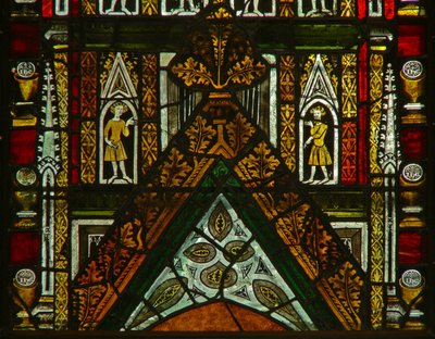 Ett fönster i Lady Chapel föreställande baldakinfigurer av English School