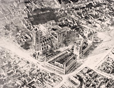 Flygfoto över Ypres 1915 efter första och andra striderna om Ypres, från 