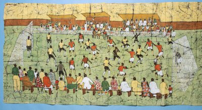 Afrikansk batik som illustrerar en fotbollsmatch med folkmassor som tittar på läktaren (textil) av English School