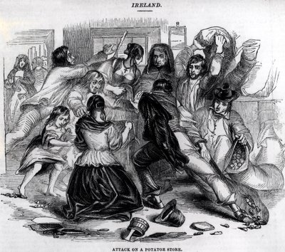 Attack mot en potatisaffär i Irland, ca 1845 av English School