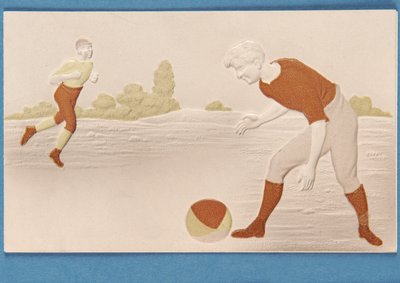Tomt kort i relief föreställande två fotbollsspelare, ca 1880-talet av English School