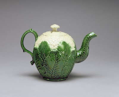 Blomkålstekanna, från Burlem, Staffordshire, c.1759-66 (blyglaserat krämlergods, slipgjutet) av English School