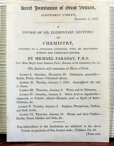 Julhandbok för sex elementära föreläsningar om kemi av Michael Faraday (1778-1829) 3 december 1827 av English School