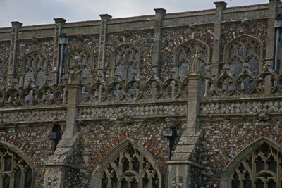 Föreställande en detalj på södra sidan av kyrkan av English School