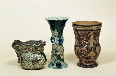 Doulton vaser, 1880-tal, (stengods) av English School