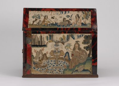 Broderad kista, ca 1660 (silke, canvas, trä, sköldpaddsskal och silverfästen) av English School