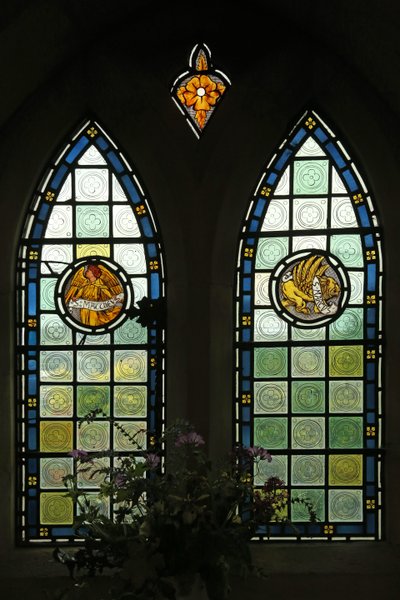 Evangelistemblem: St Matteus och Markus av English School