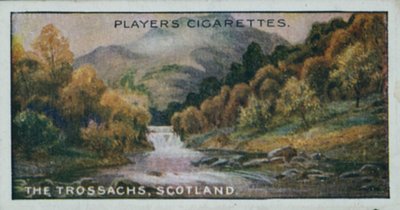 Pärlor i det brittiska landskapet: The Trossachs, Skottland (färglitografi) av English School