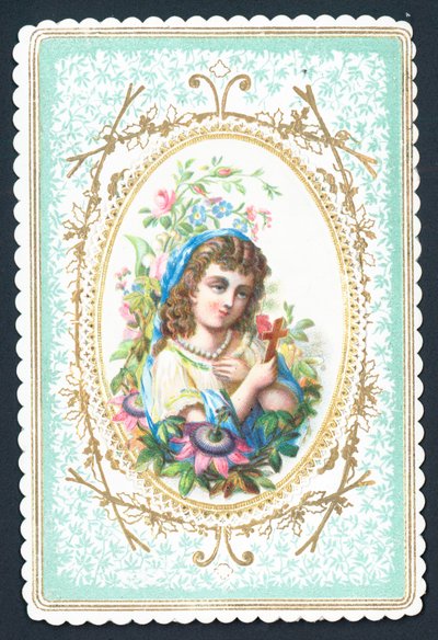 Mädchen hält Holzkreuz, Karte von English School