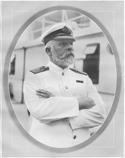 Porträtt av och hyllning till befälhavare Edward J. Smith, kapten på White Star Liner RMS Titanic, från 