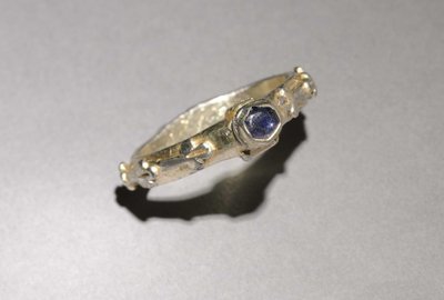 Ring, 1300-tal av English School