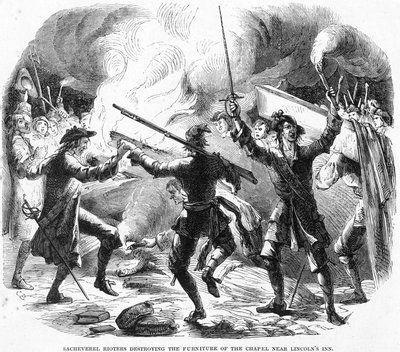 Sacheverel-Randalierer zerstören die Möbel der Kapelle in der Nähe von Lincolns Inn, London von English School