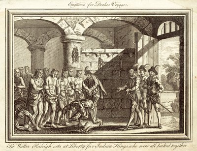 Sir Walter Raleigh släpper fem indiska kungar fria, som alla var sammanlänkade (gravyr) av English School