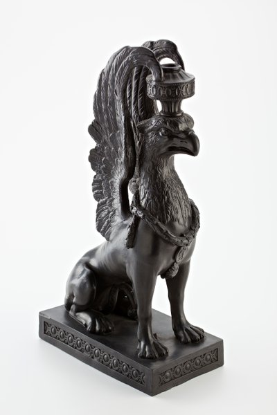 Staffordshire Wedgwood basalt ware ljusstake i form av en griffin, c.1771-80 (basalt ware) av English School