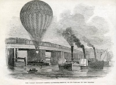 Nassau-ballongen passerar Battersea Bridge av English School
