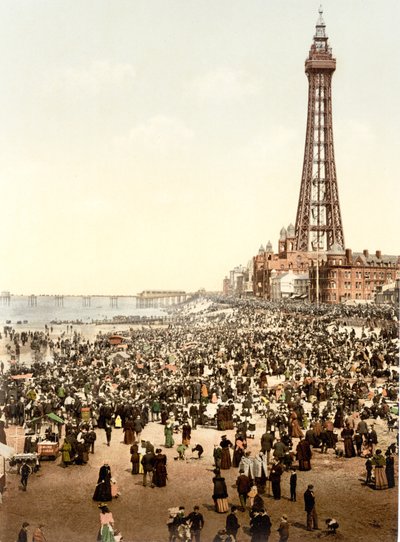 Tornet och stranden, Blackpool (handfärgat foto) av English School
