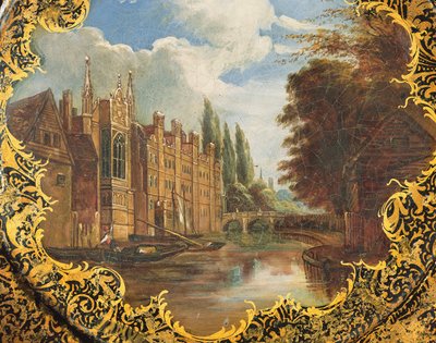 Viktoriansk tallrik dekorerad med en scen från St. Johns College, Cambridge, Third Court och dess bro (papier mache) av English School