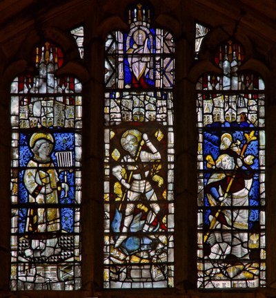 Västra fönstret som visar St Christopher, St George, St Lawrence av English School