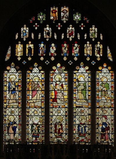 Window Ew föreställande Somerset-glas från ca 1450 i östfönstret med tio fina helgonfigurer av English School